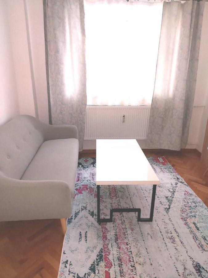ソフィアL&C- Location And Comfort In 2 Bdrアパートメント エクステリア 写真